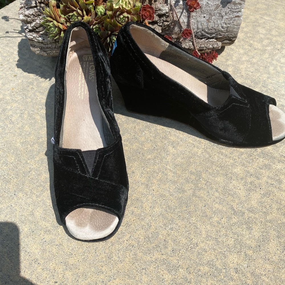 TOMS Peep toe Black Velvet Wedges 8.5